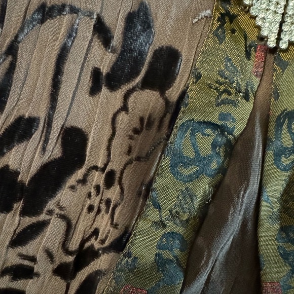 Vintage Anis A. Women's Large Brown 100% Silk Beaded Floral Velvet Cardigan - Picture 12 of 12